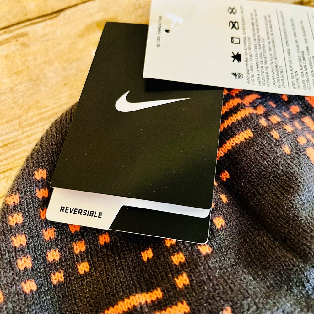 Unisex Nike Knit Reversible Beanie - Picture 4 of 9
